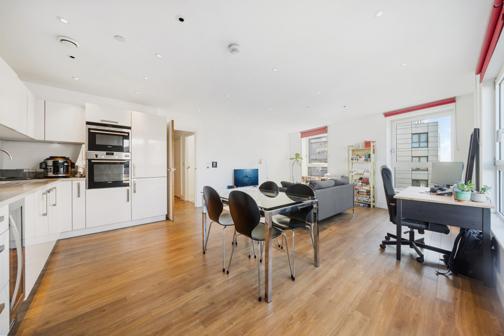 9 Queensland Road, London N7 7FJ