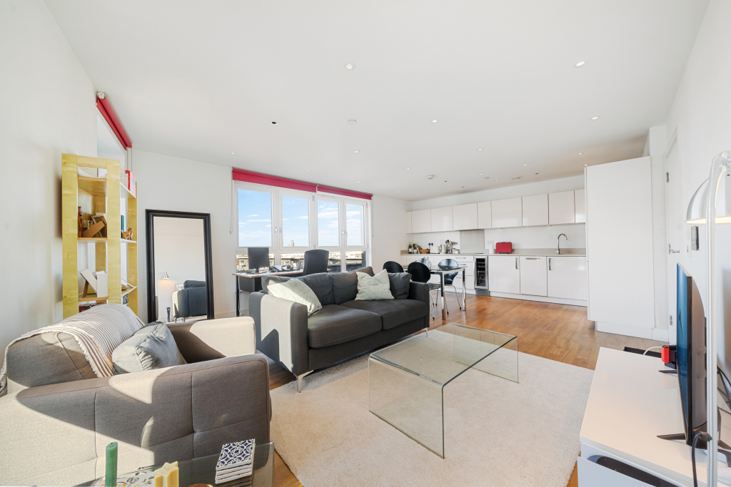 9 Queensland Road, London N7 7FJ