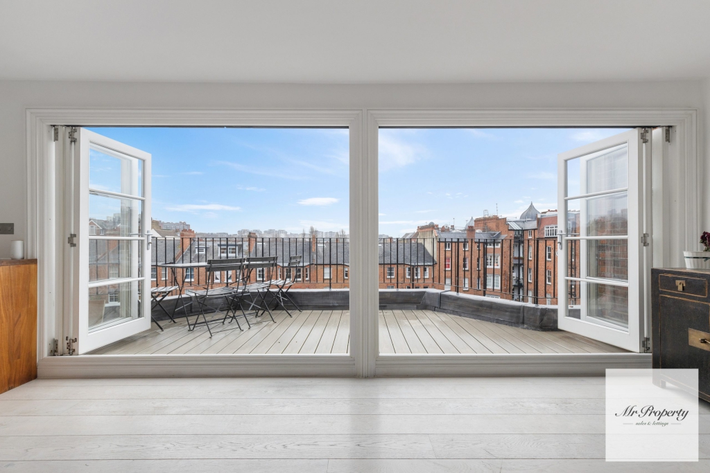 19 Compayne Gardens, London, NW6 3DG