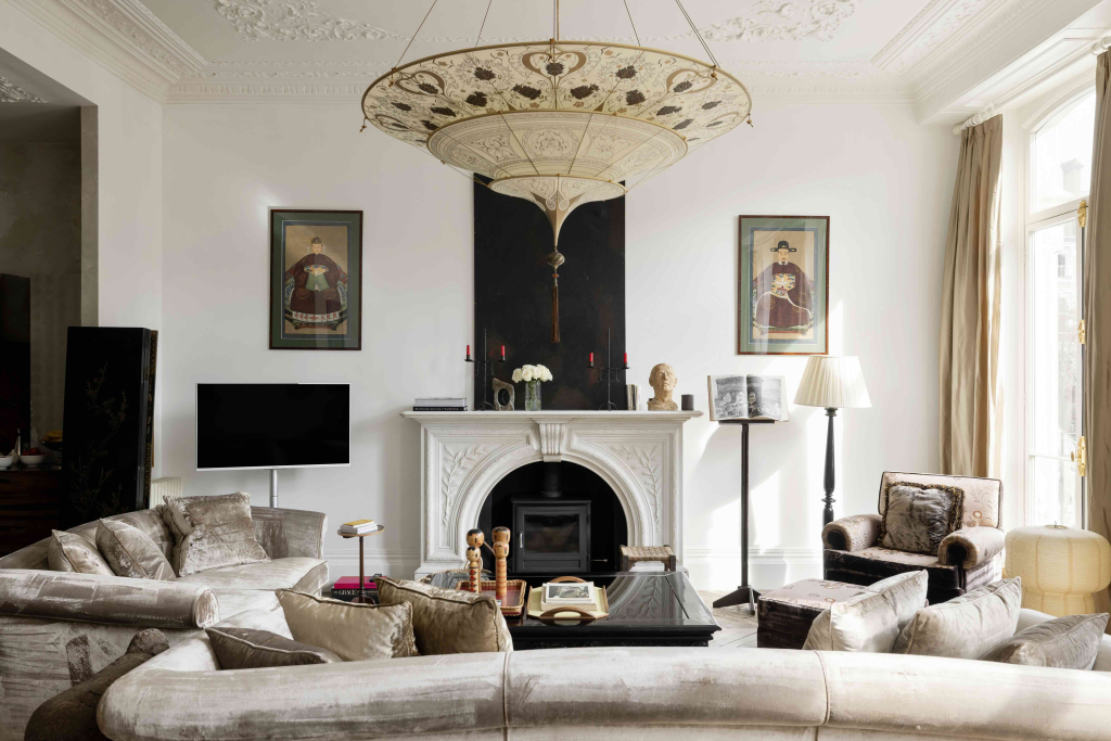 32 Redcliffe Square, London, SW10 9JY