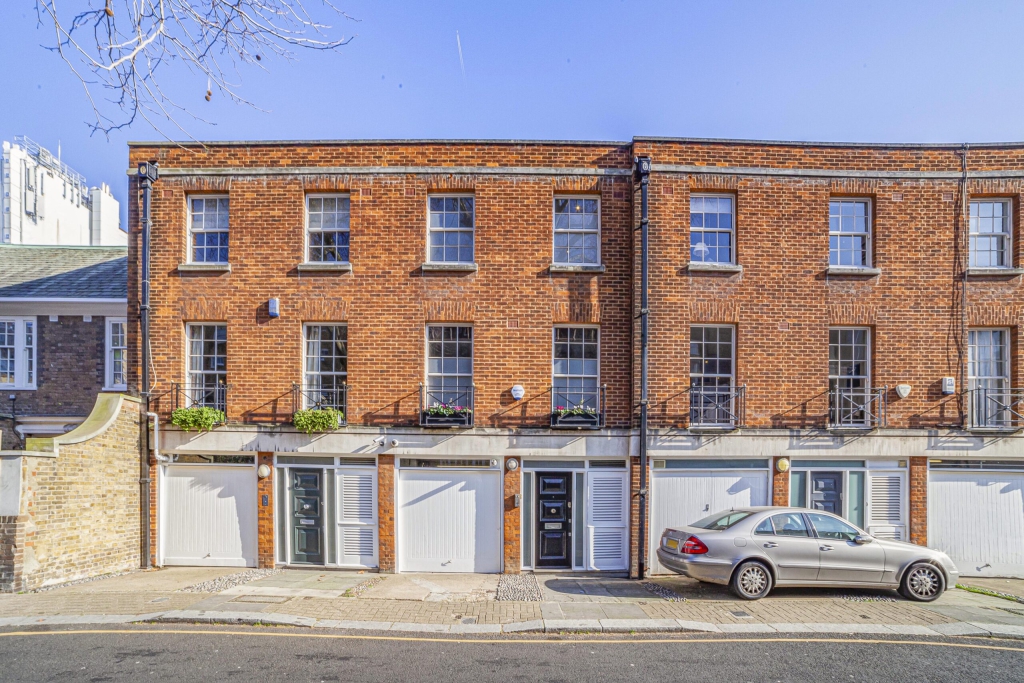 Cadogan Lane, London, SW1X 9DR