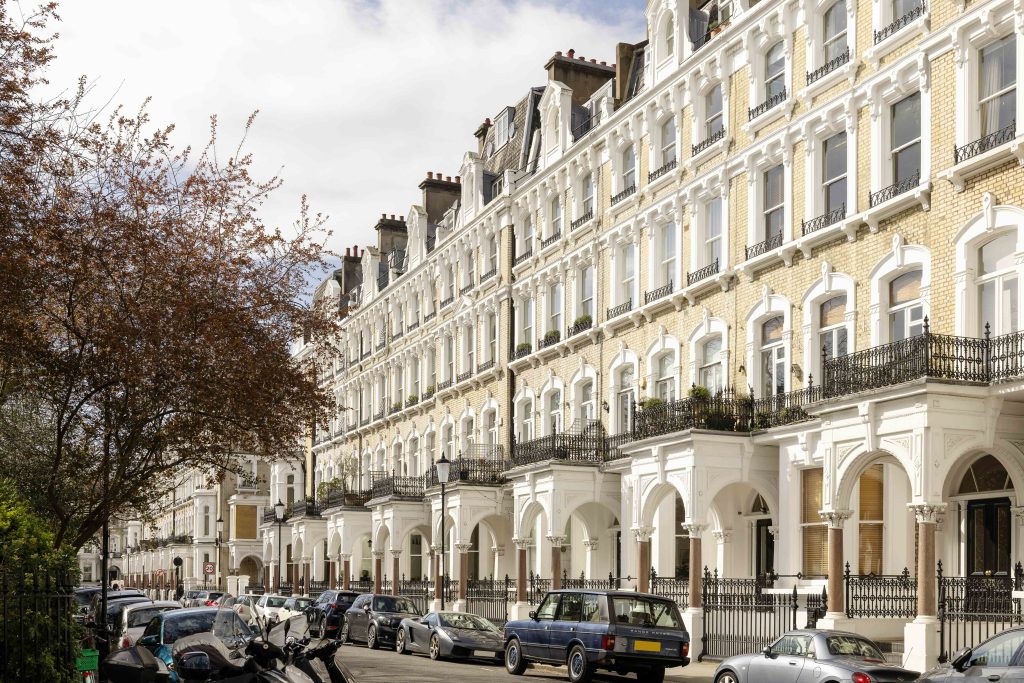 32 Redcliffe Square, London, SW10 9JY