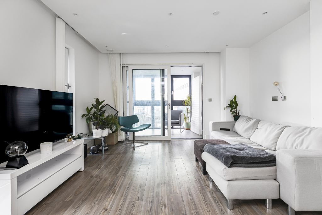 Apt 2002 Wiverton Tower, 4 New Drum Street, London, E1 7AT