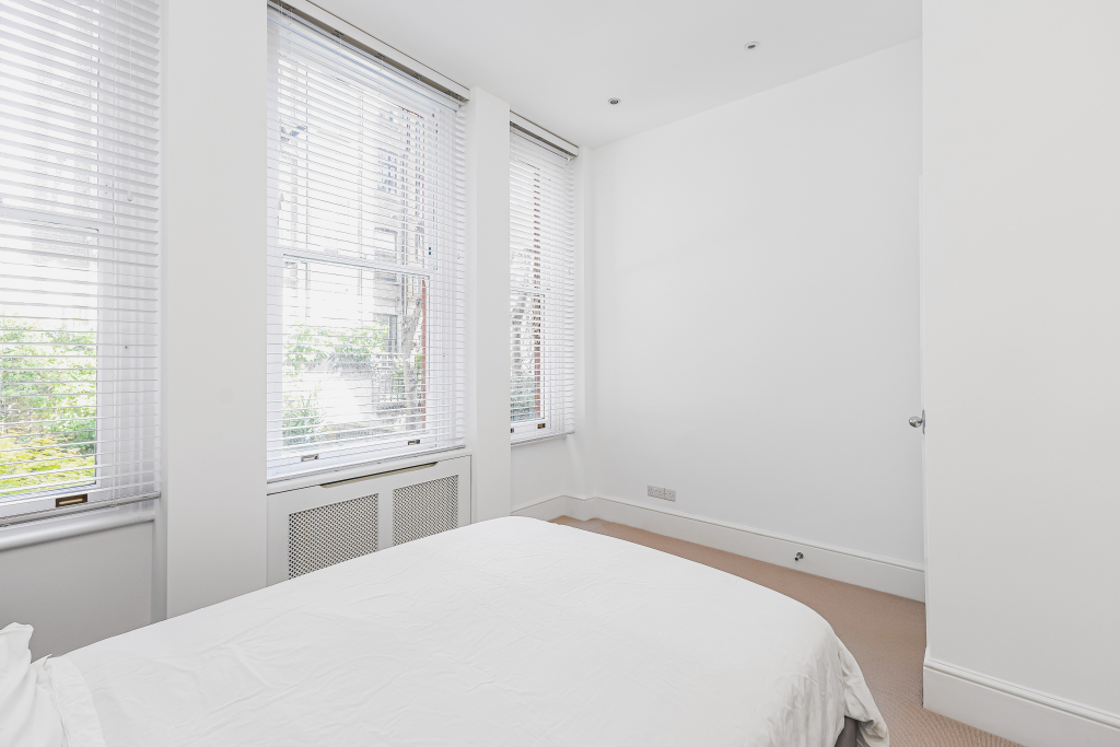 28 Gledhow Gardens, London SW5 0AZ