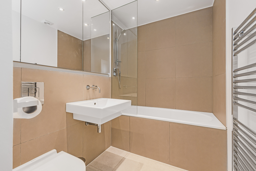28 Gledhow Gardens, London SW5 0AZ