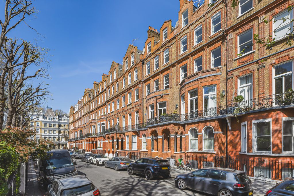 28 Gledhow Gardens, London SW5 0AZ