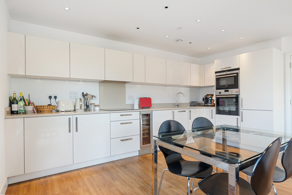 9 Queensland Road, London N7 7FJ