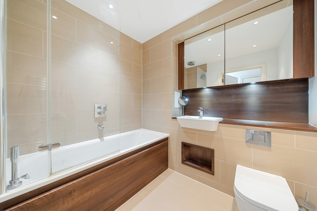 9 Queensland Road, London N7 7FJ