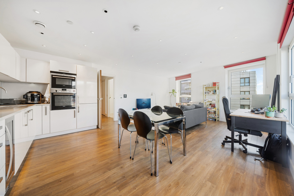 9 Queensland Road, London N7 7FJ