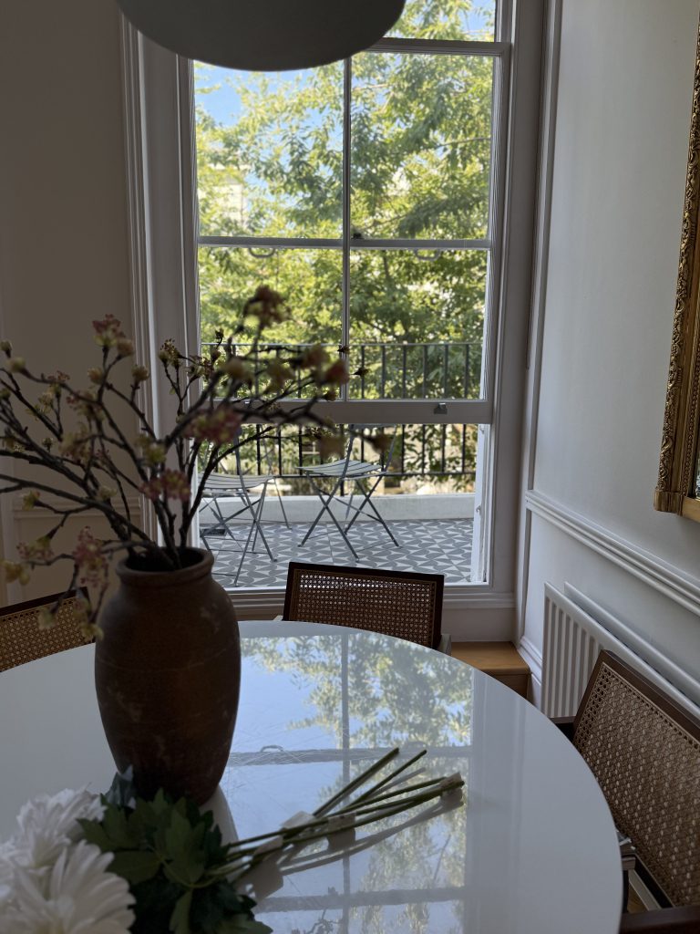 48, Brunswick Gardens, London W8 4AN