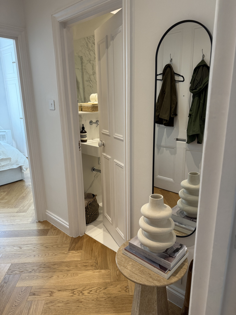 48, Brunswick Gardens, London W8 4AN