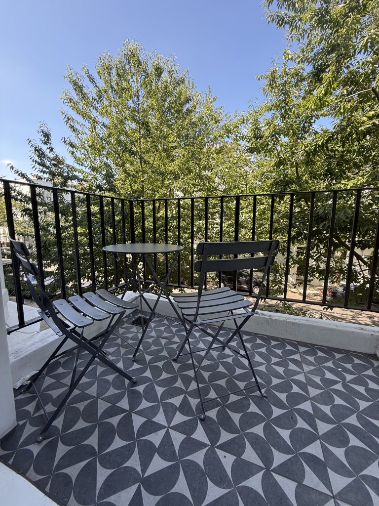 48, Brunswick Gardens, London W8 4AN