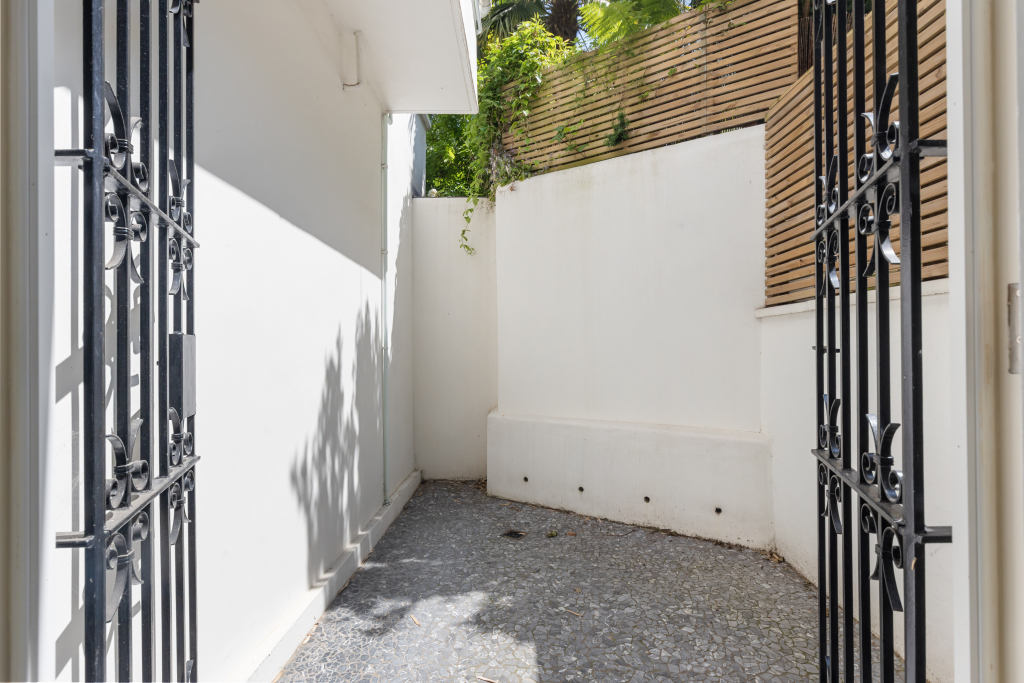 Pembridge Place, London, W2 4XB