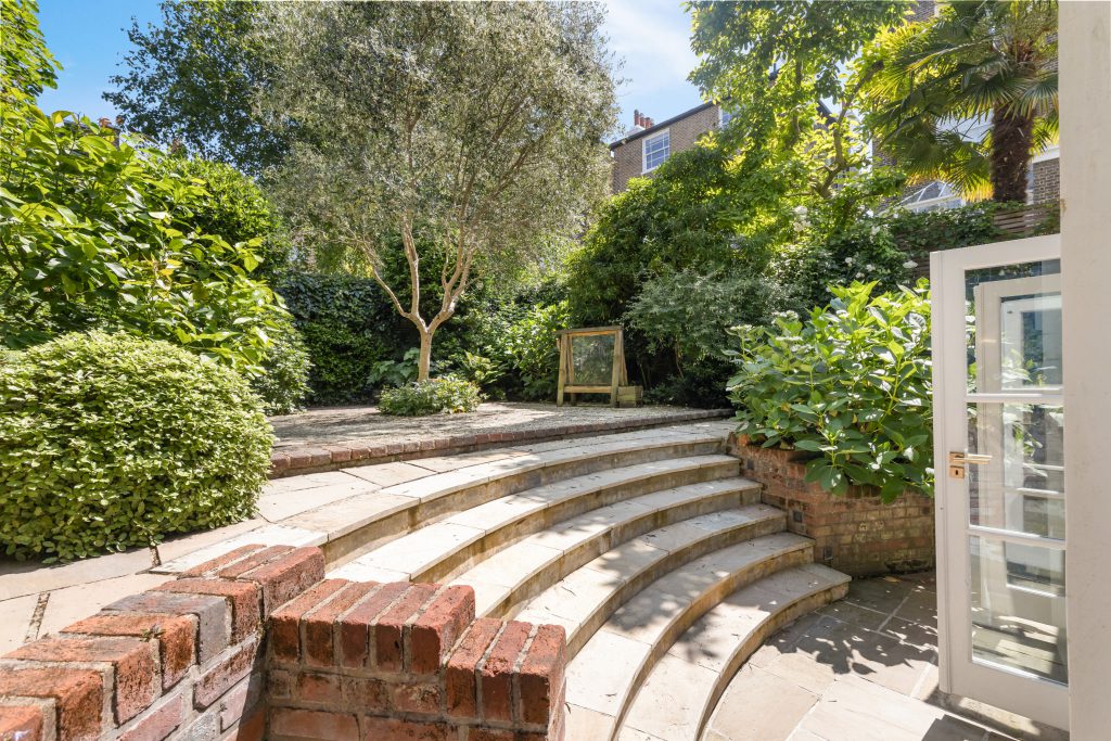 Pembridge Place, London, W2 4XB
