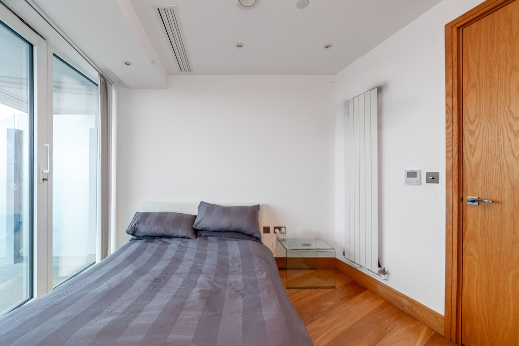 Arena Tower, 25 Crossharbour Plaza, E14 9YF