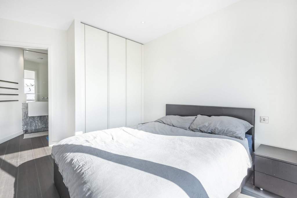18 Cutter Lane, SE10 0YB