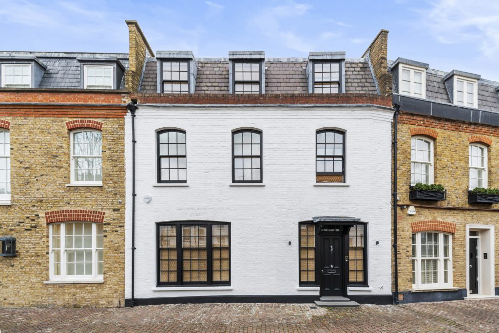 5 Lennox Gardens Mews, London, SW1X 0DP