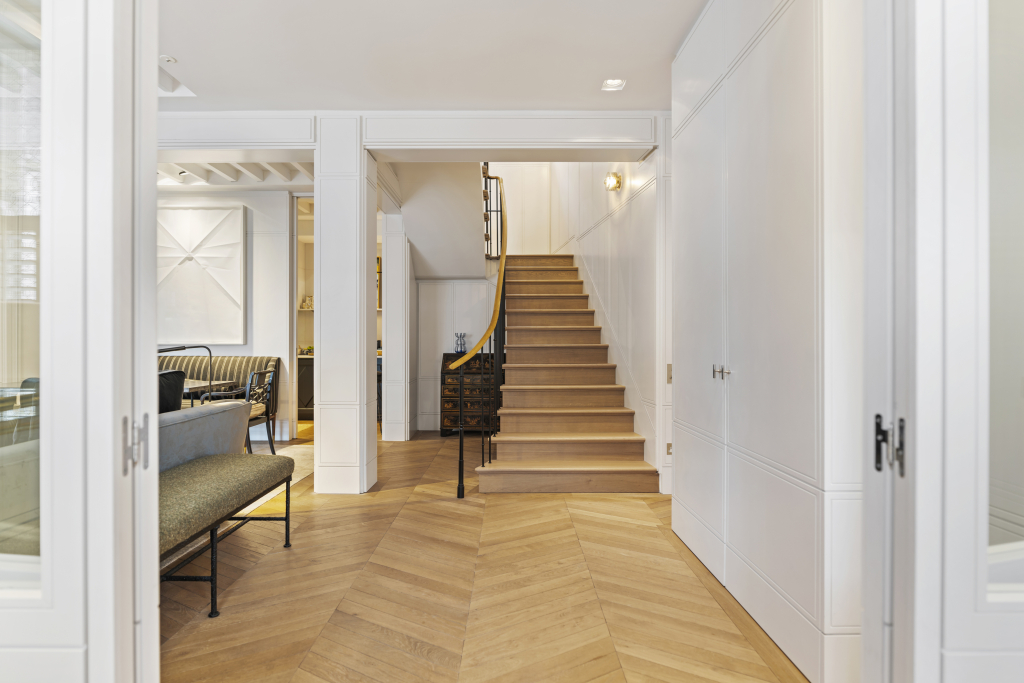 5 Lennox Gardens Mews, London, SW1X 0DP