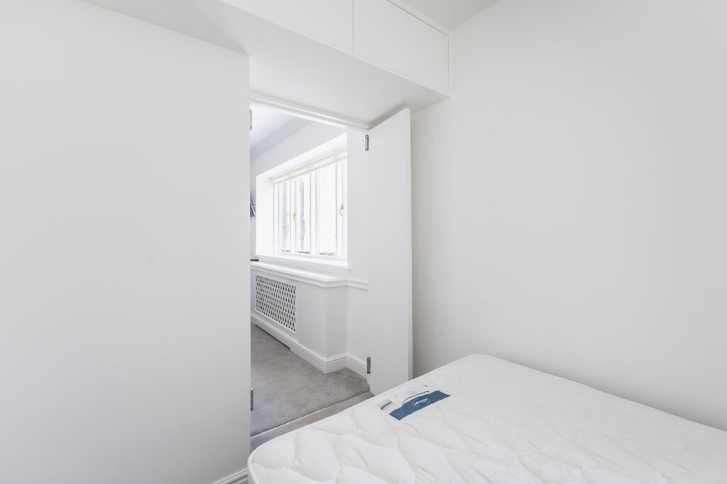 15 Lennox Gardens, London, SW1X 0DB